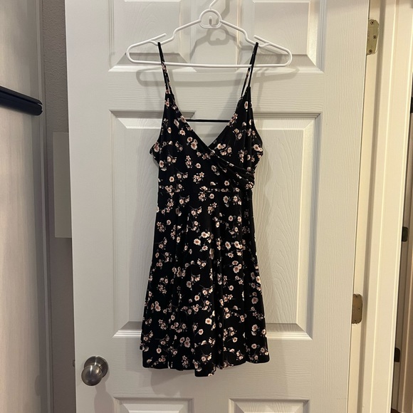 Forever 21 Dresses & Skirts - Forever 21 black skater dress